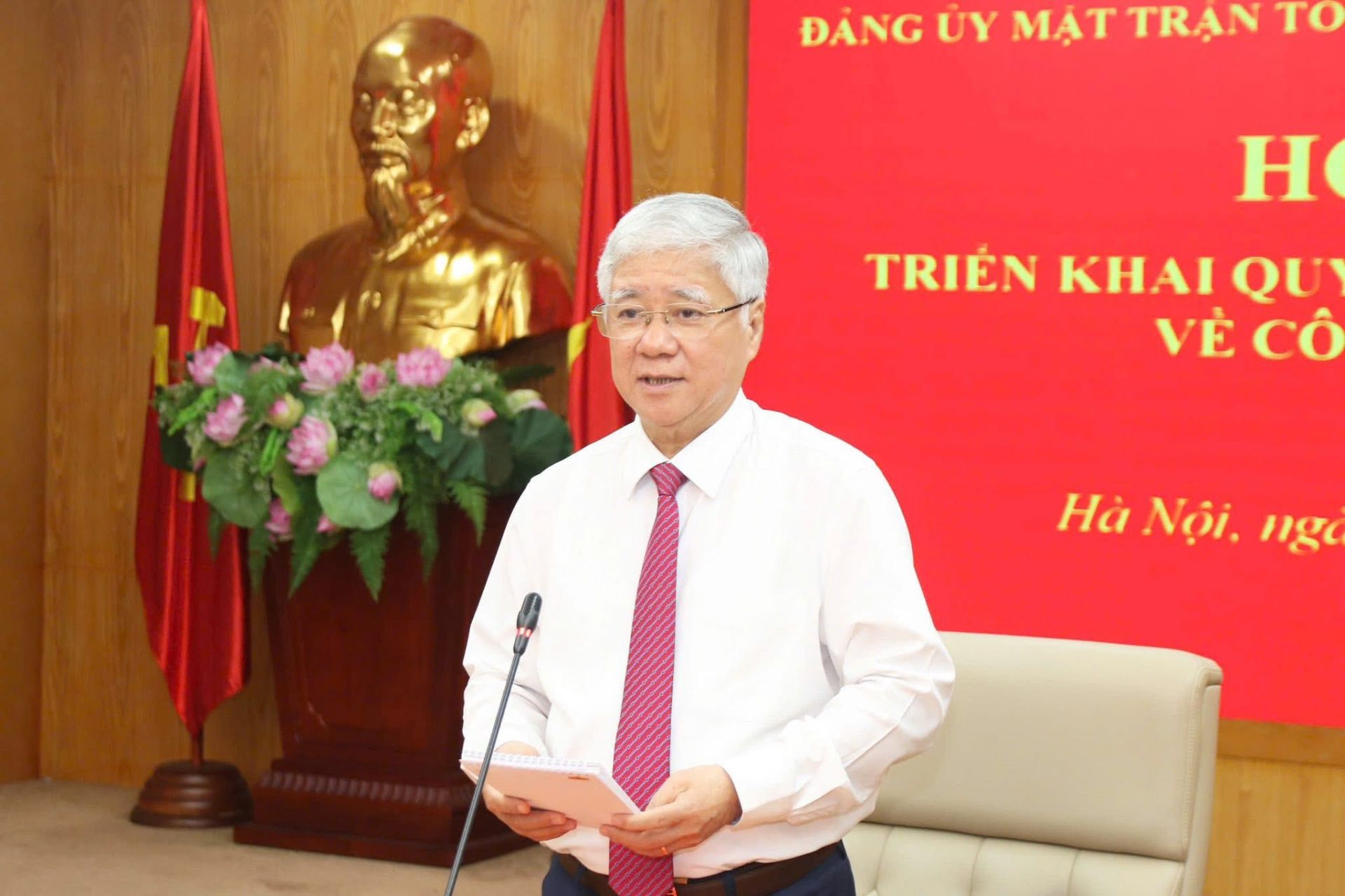 Bác Đỗ Văn Chiến phát biểu tại hội nghị