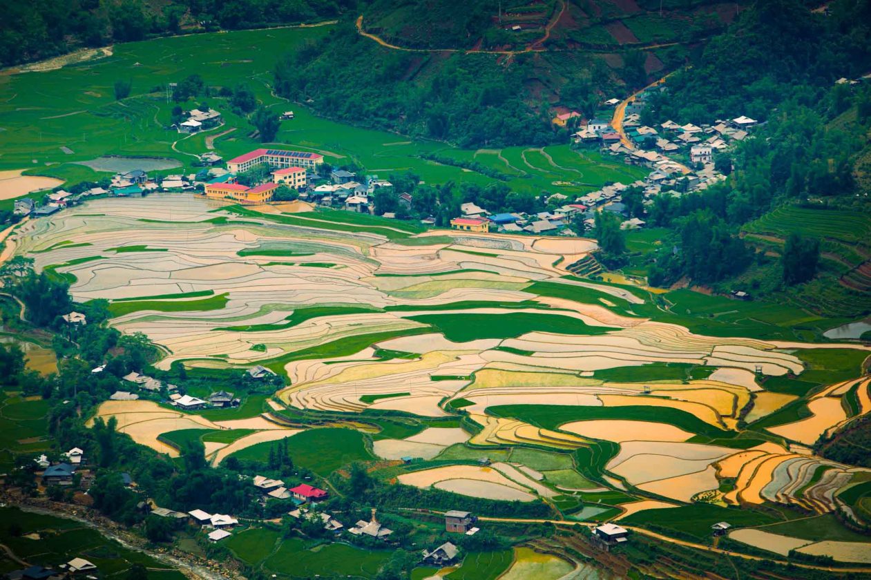 Năm 2007, ruộng bậc thang tại ba xã La Pán Tẩn, Dế Xu Phình và Chế Cu Nha được Bộ Văn hóa, Thể thao và Du lịch xếp hạng là Danh thắng quốc gia. Bên cạnh đó, Mù Cang Chải cũng được các tạp chí du lịch quốc tế giới thiệu là một trong những nơi có ruộng bậc thang đẹp nhất thế giới.