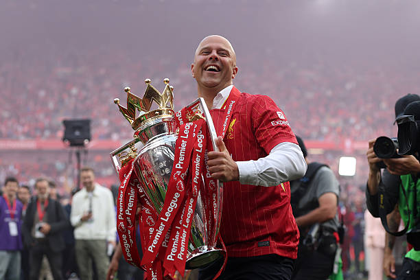 Giành chức vô địch Premier League ngay ở mùa giải đầu tiên nắm quyền là chiến tích đáng nhớ với HLV Arne Slot.