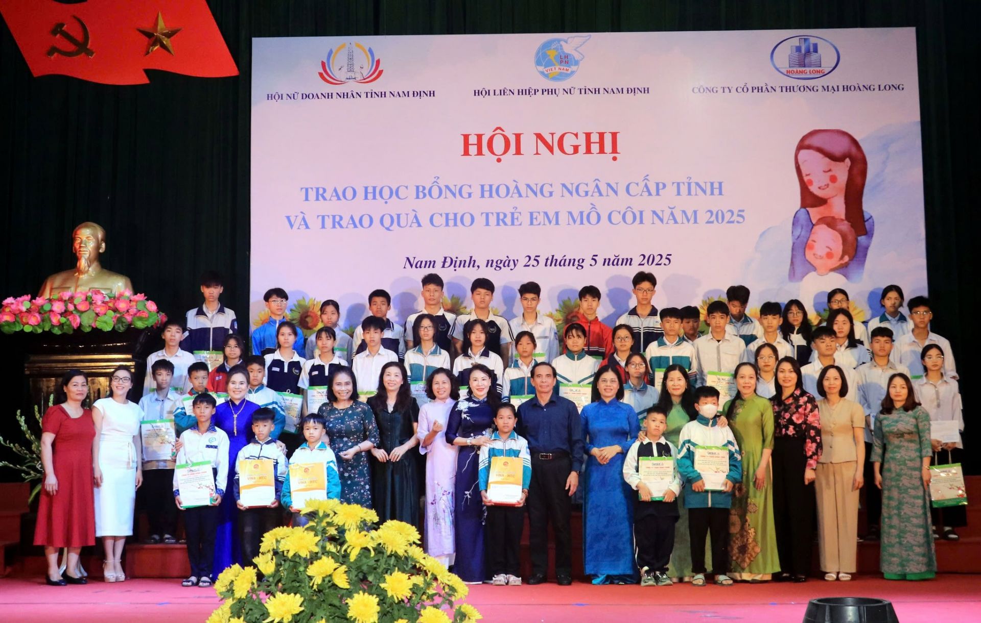 Học bổng Hoàng Ngân sẽ phần nào hỗ trợ các bạn học sinh tiếp tục đến trường