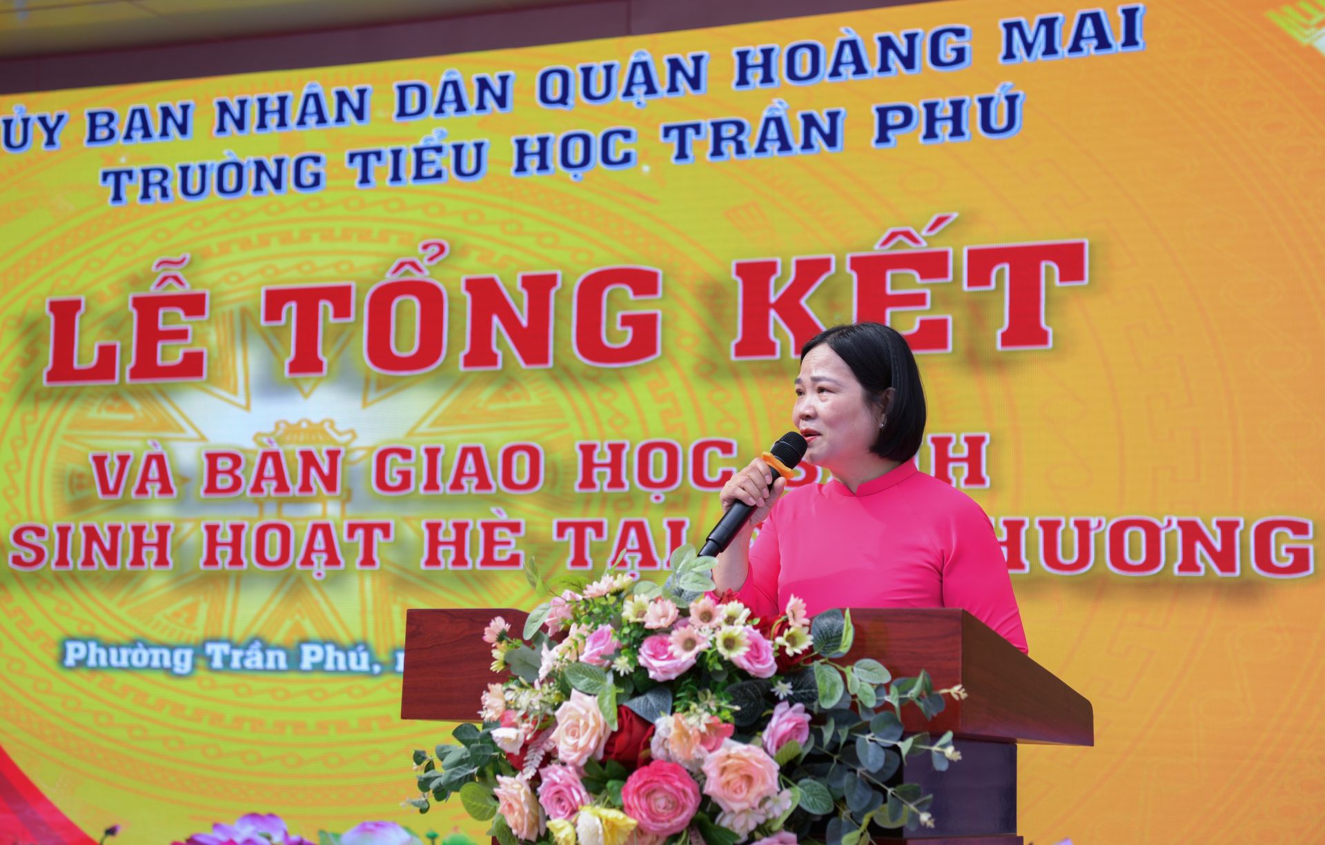 Nhà giáo Nguyễn Thị Kim Giang - Hiệu trưởng nhà trường phát biểu tại Lễ tổng kết năm học