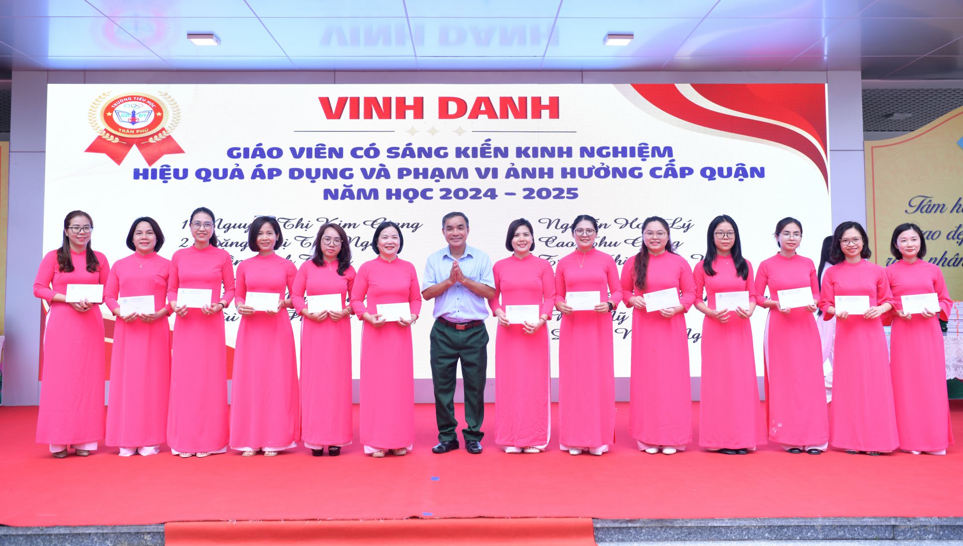 Các cô giáo của nhà trường đã đạt được nhiều thành tích về dạy học.