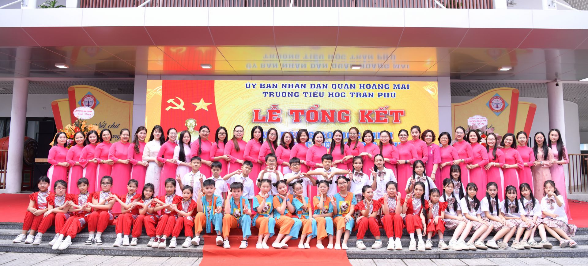 Niềm vui của cô và trò nhà trường trong Lễ tổng kết năm học 2024-2025