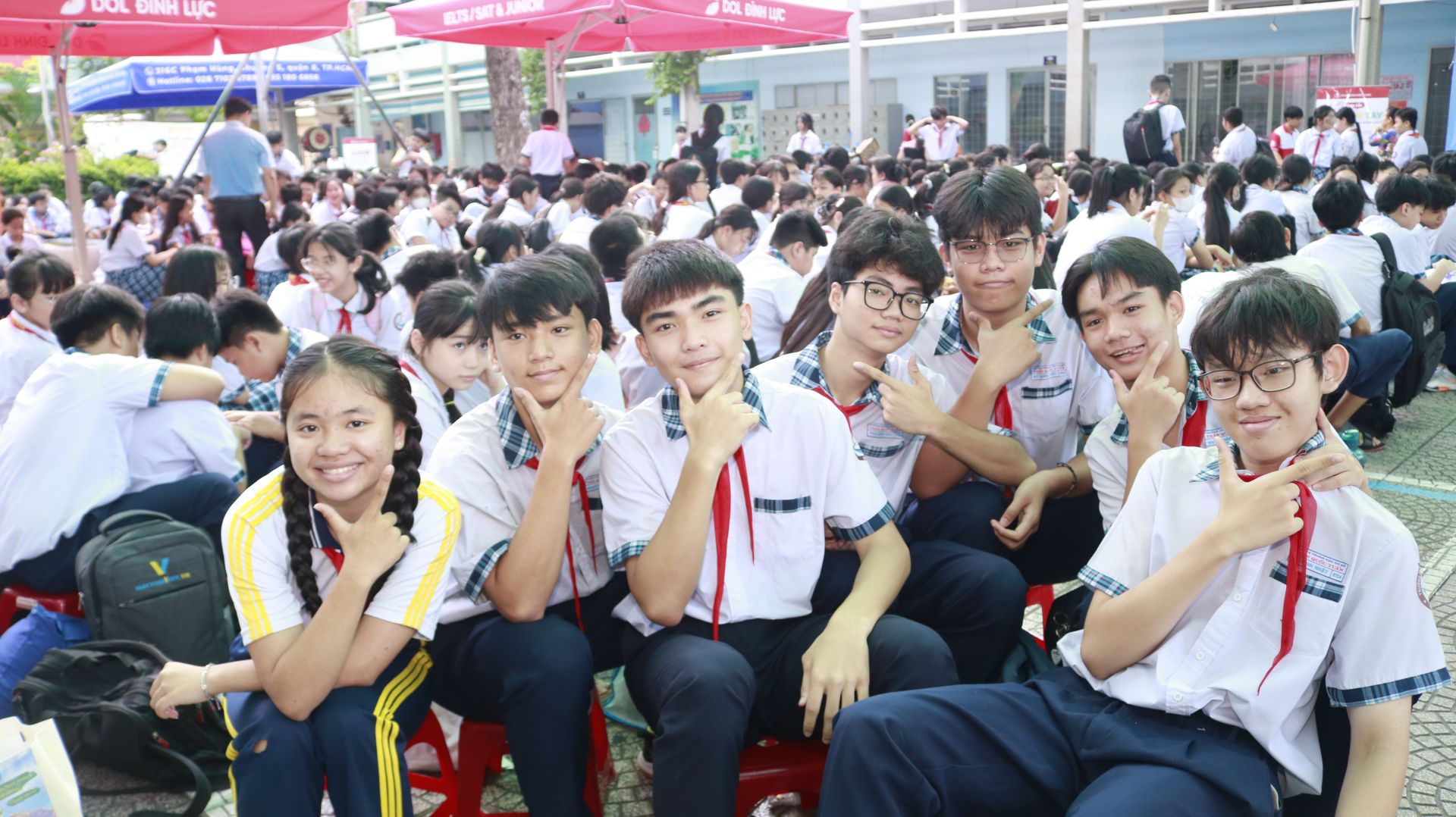 Học sinh trường Trần Quốc Tuấn hào hứng tham gia chương trình