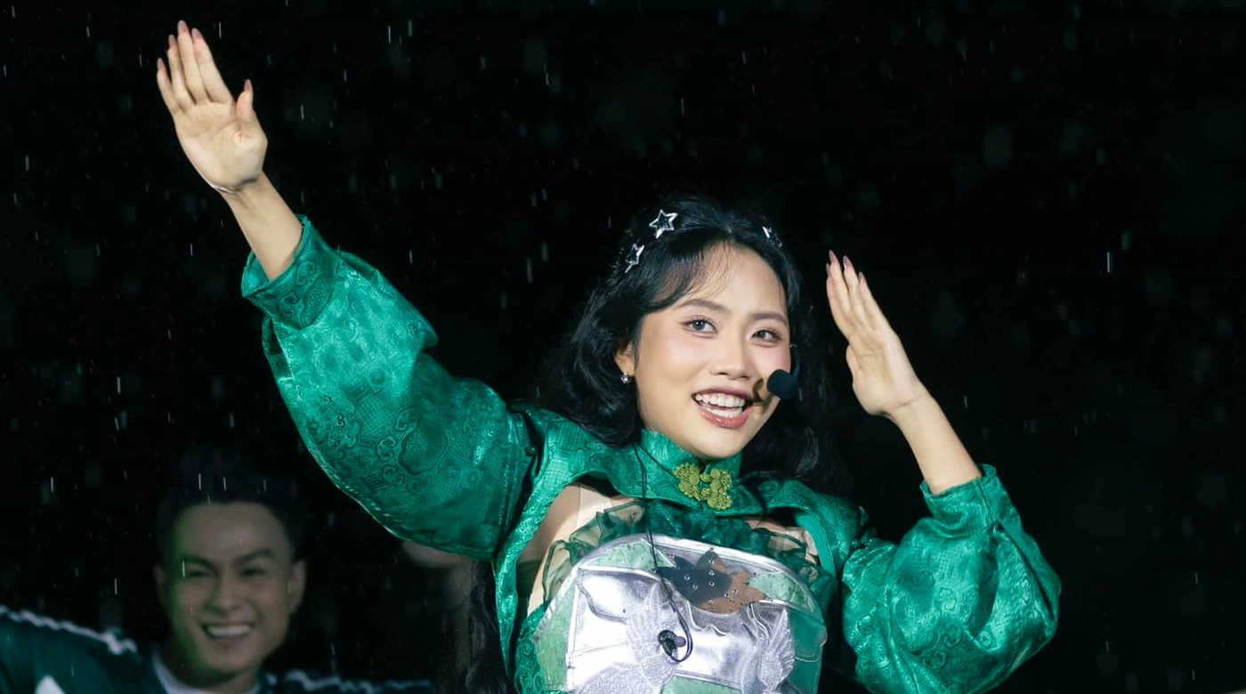 Phương Mỹ Chi gây “bão” mạng xã hội với màn trình diễn đậm chất Việt trên sân khấu quốc tế