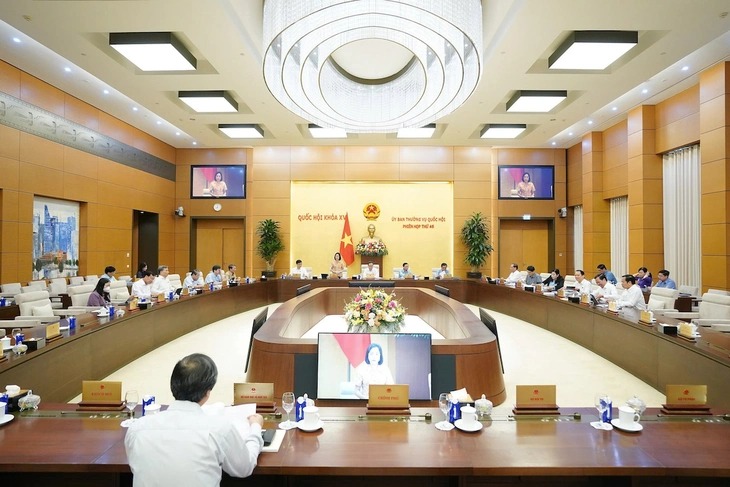 Quang cảnh phiên họp
Quang cảnh phiên họp