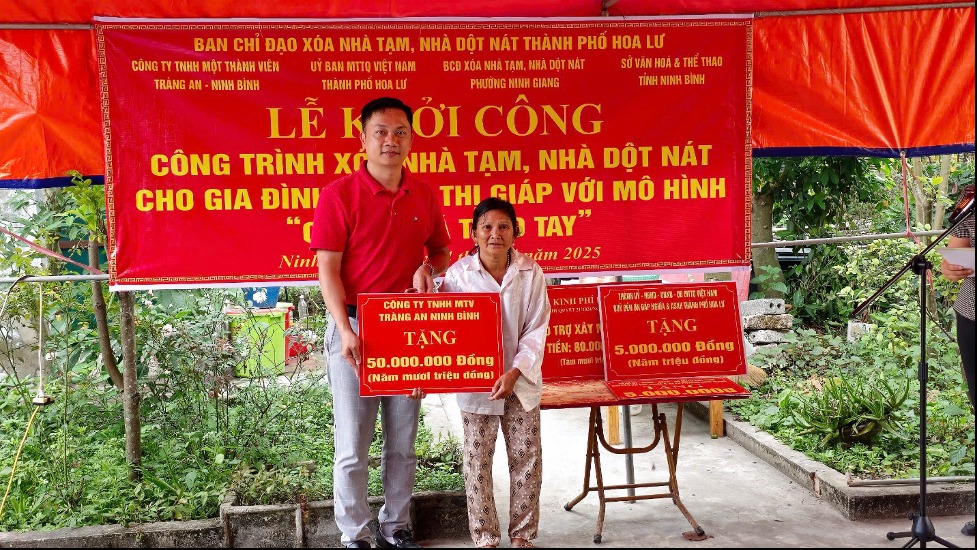 Ông Lê Minh Thọ hỗ trợ người dân xóa nhà tạm, nhà dột nát Ông Lê Minh Thọ hỗ trợ người dân xóa nhà tạm, nhà dột nát
