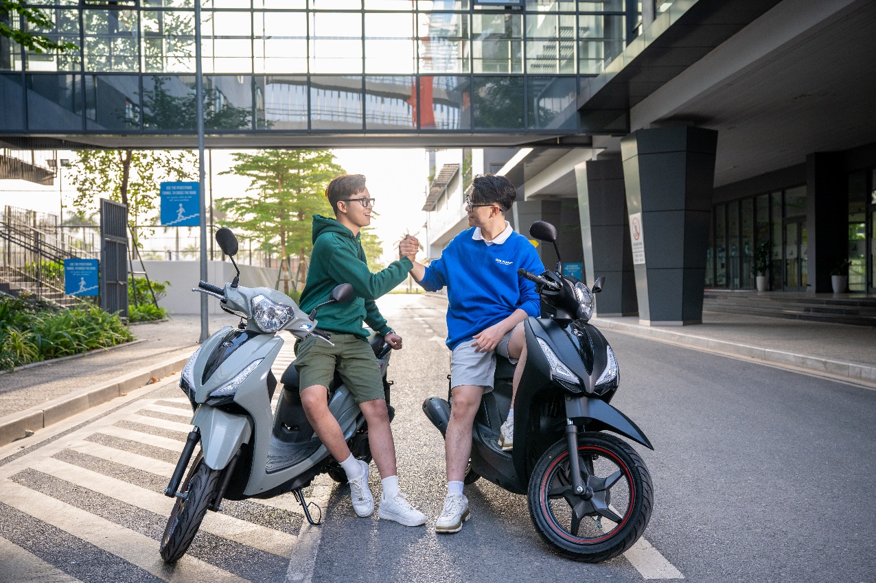 Bộ đôi sản phẩm hứa hẹn trở thành lựa chọn lý tưởng cho học sinh, sinh viên và người dùng trẻ yêu thích sự tiện nghi, an toàn trong từng chuyển động Bộ đôi sản phẩm hứa hẹn trở thành lựa chọn lý tưởng cho học sinh, sinh viên và người dùng trẻ yêu thích sự tiện nghi, an toàn trong từng chuyển động