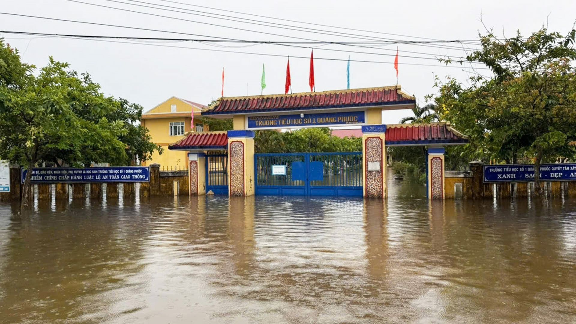 Bộ GD&ĐT gửi công điện ứng phó bão số 1