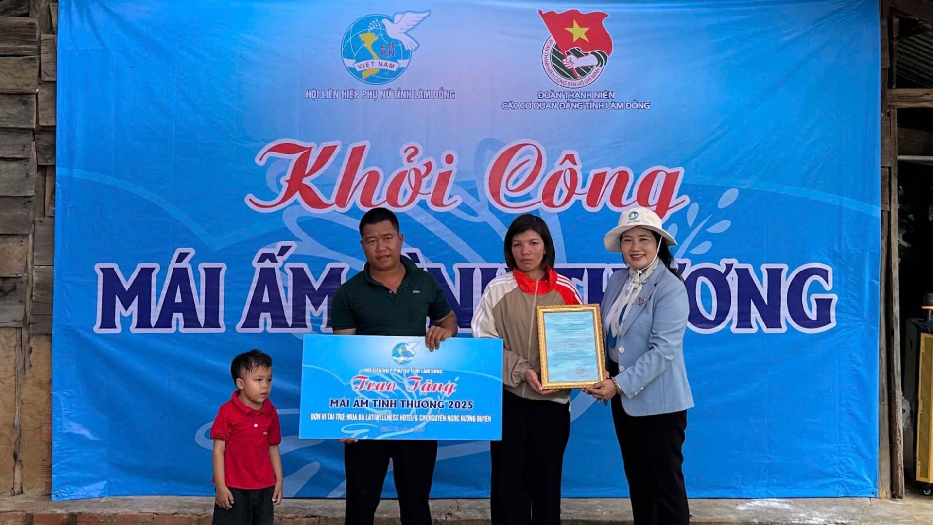 "Mái ấm tình thương" hỗ trợ hộ nghèo