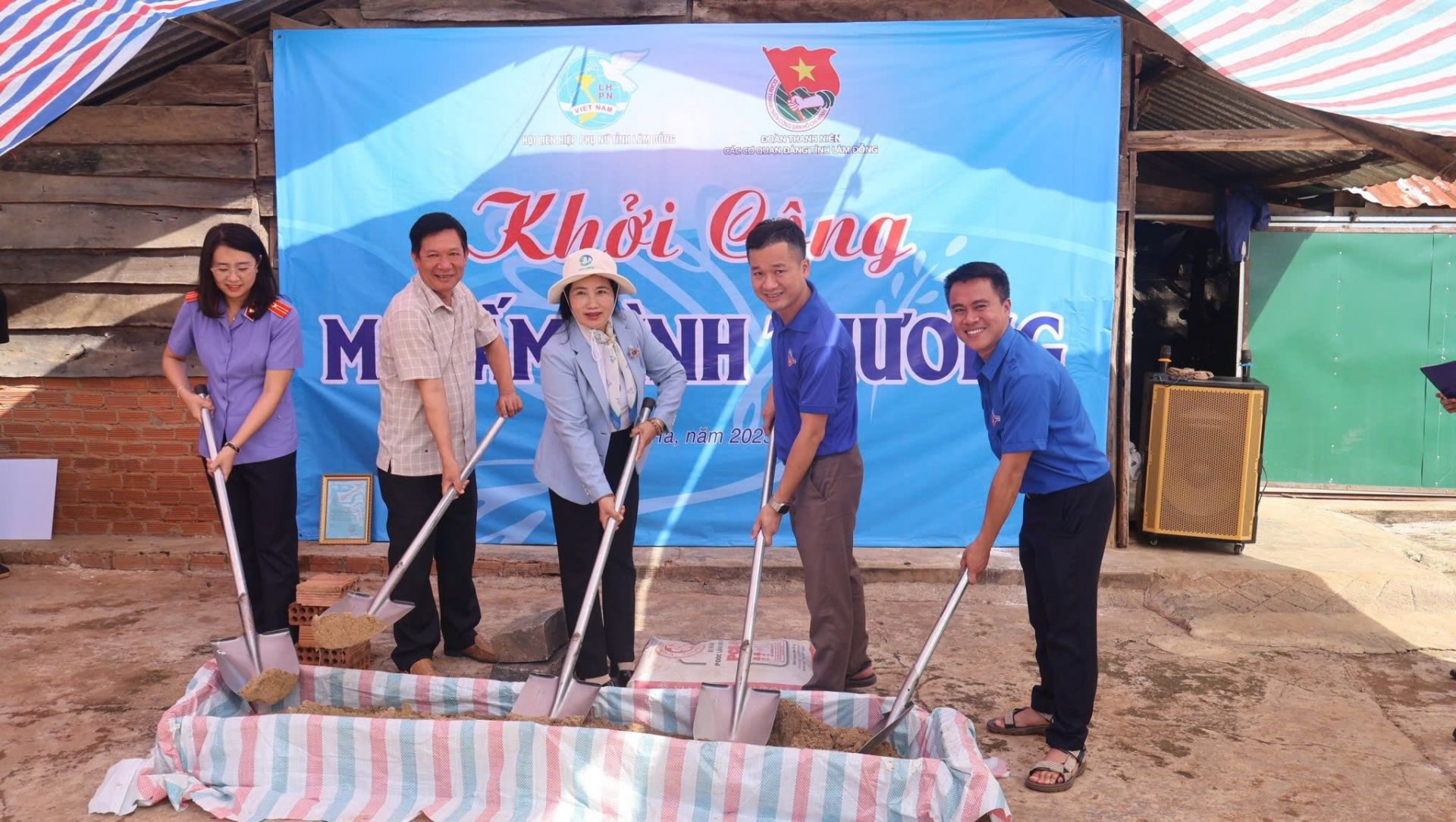 Lễ khởi công ngôi nhà mới cho chị Phạm Thị Thu