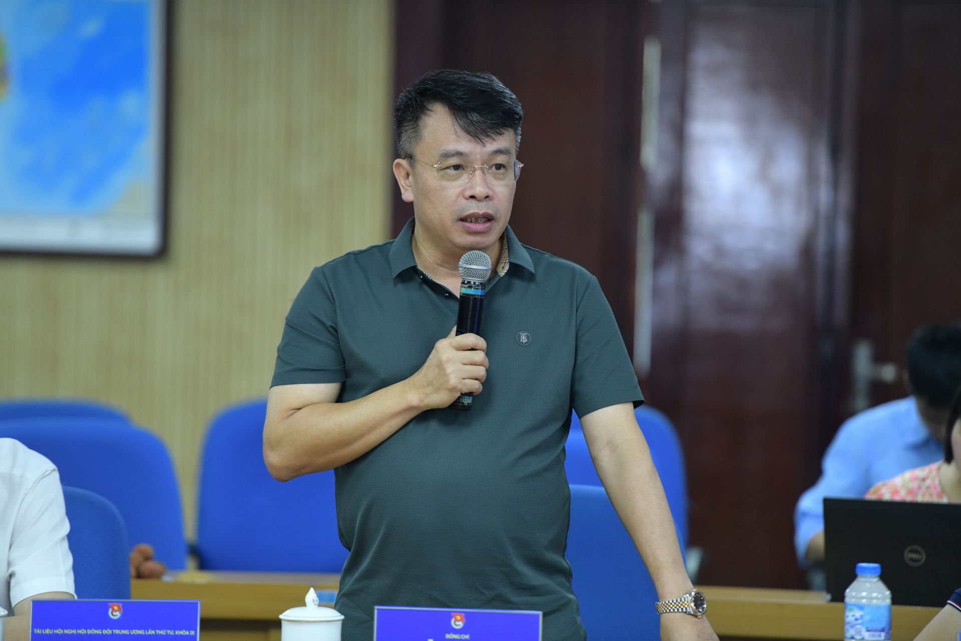 Nhà văn, nhà báo Nguyễn Phan Khuê phát biểu tại hội nghị