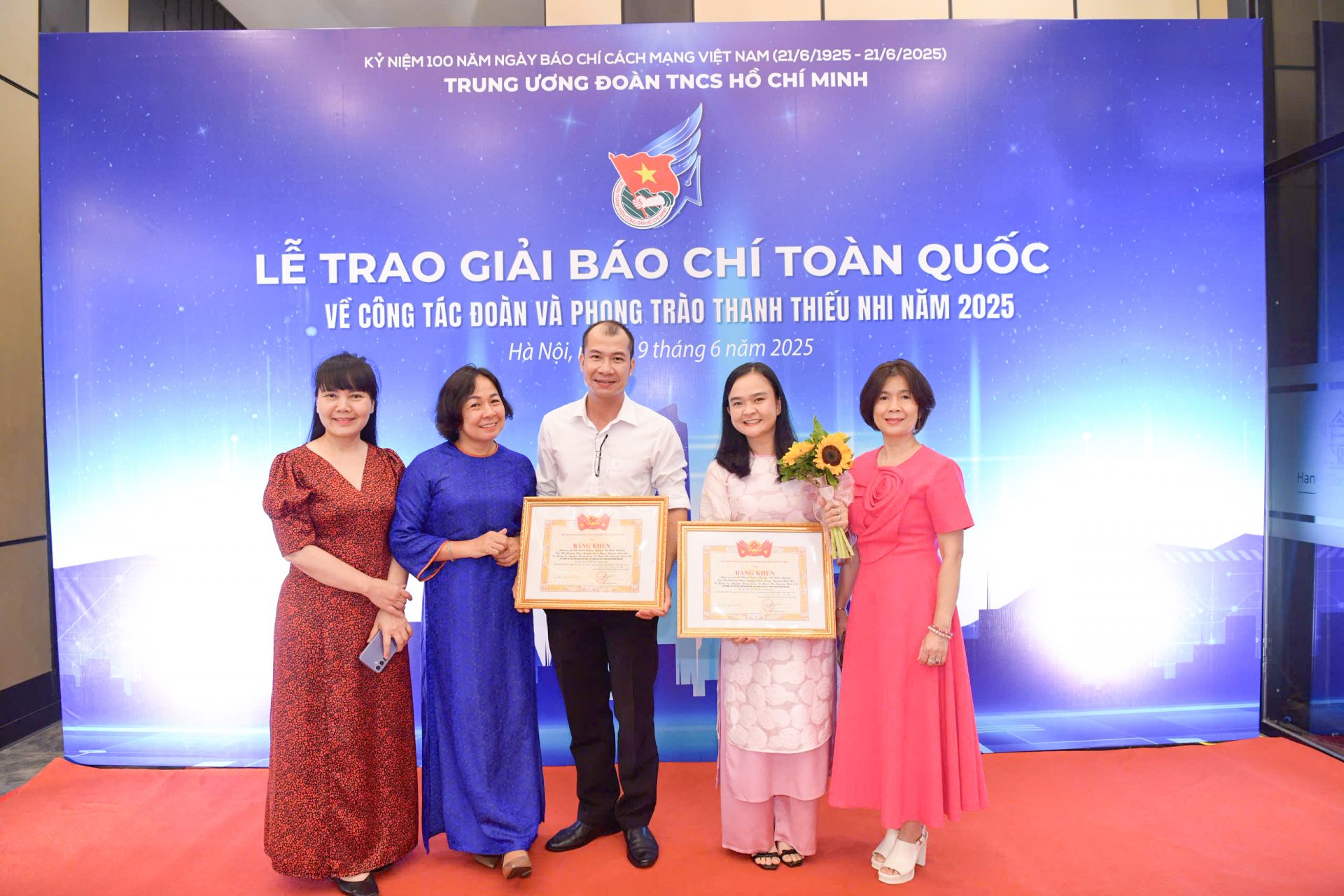 Báo TNTP&NĐ đoạt giải B của Giải Báo chí viết về công tác Đoàn và phong trào thanh thiếu nhi Báo TNTP&NĐ đoạt giải B của Giải Báo chí viết về công tác Đoàn và phong trào thanh thiếu nhi