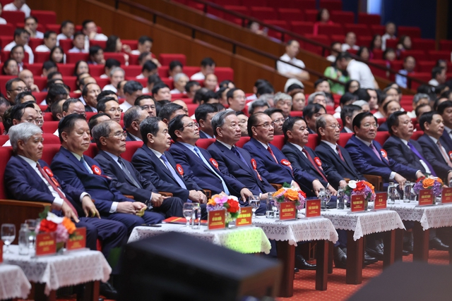 Các bác lãnh đạo, nguyên lãnh đạo Đảng, Nhà nước dự lễ Kỷ niệm 100 năm ngày Báo chí cách mạng Việt Nam Các bác lãnh đạo, nguyên lãnh đạo Đảng, Nhà nước dự lễ Kỷ niệm 100 năm ngày Báo chí cách mạng Việt Nam