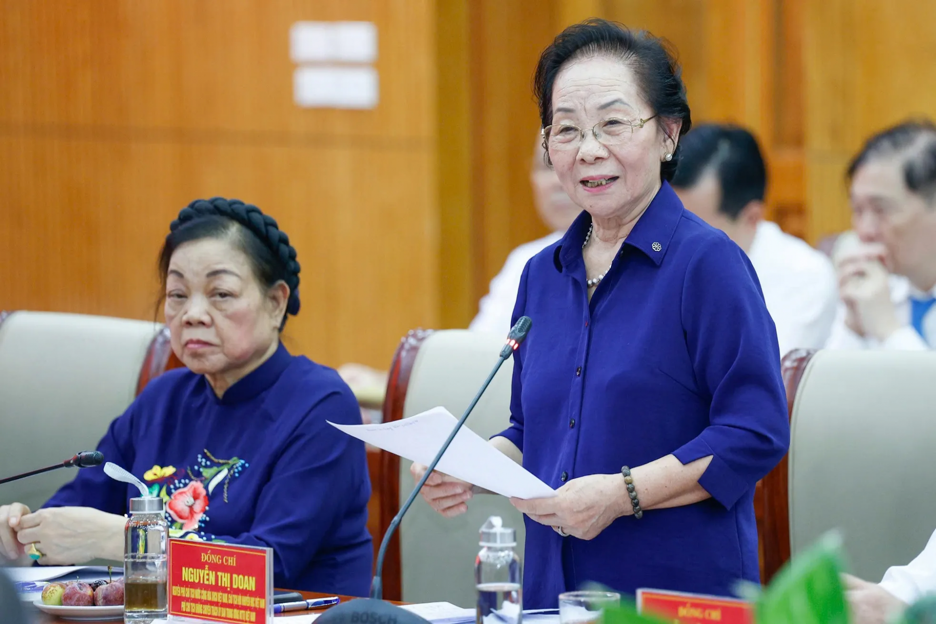 Các đại biểu phát biểu ý kiến tại buổi làm việc Các đại biểu phát biểu ý kiến tại buổi làm việc