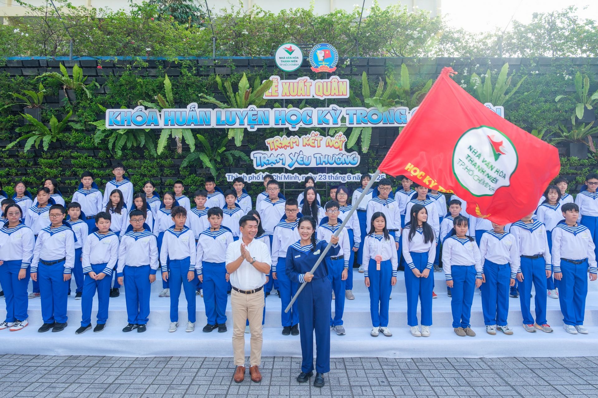 Nghi thức trao cờ xuất quân chương trình học kỳ quân đội năm 2025.