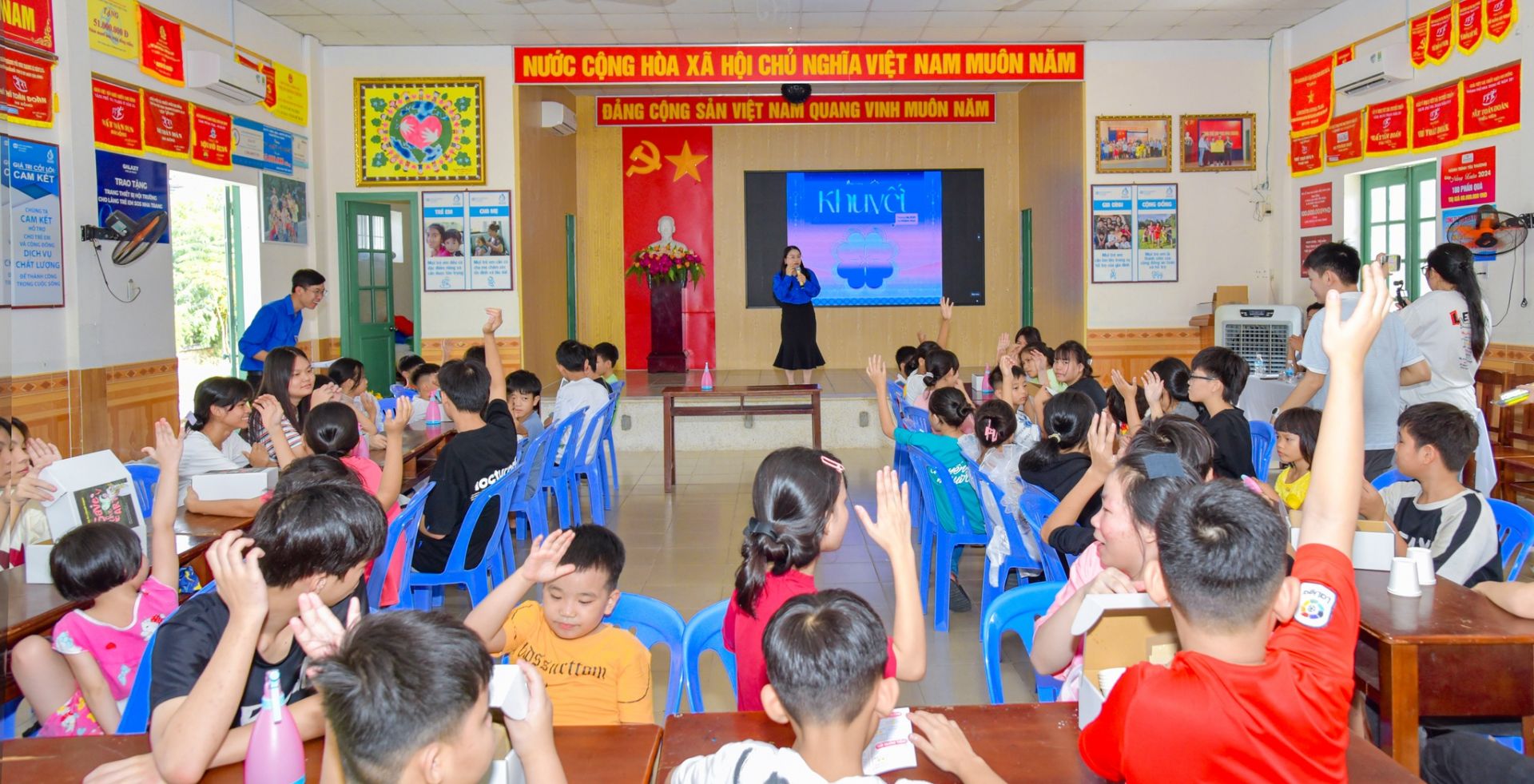 Chương trình có sự tham gia của các anh chị Tỉnh đoàn Khánh Hòa Chương trình có sự tham gia của các anh chị Tỉnh đoàn Khánh Hòa