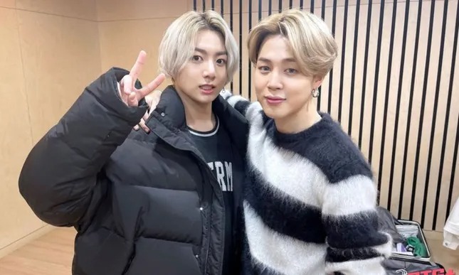 Hai thành viên BTS đến Đà Nẵng