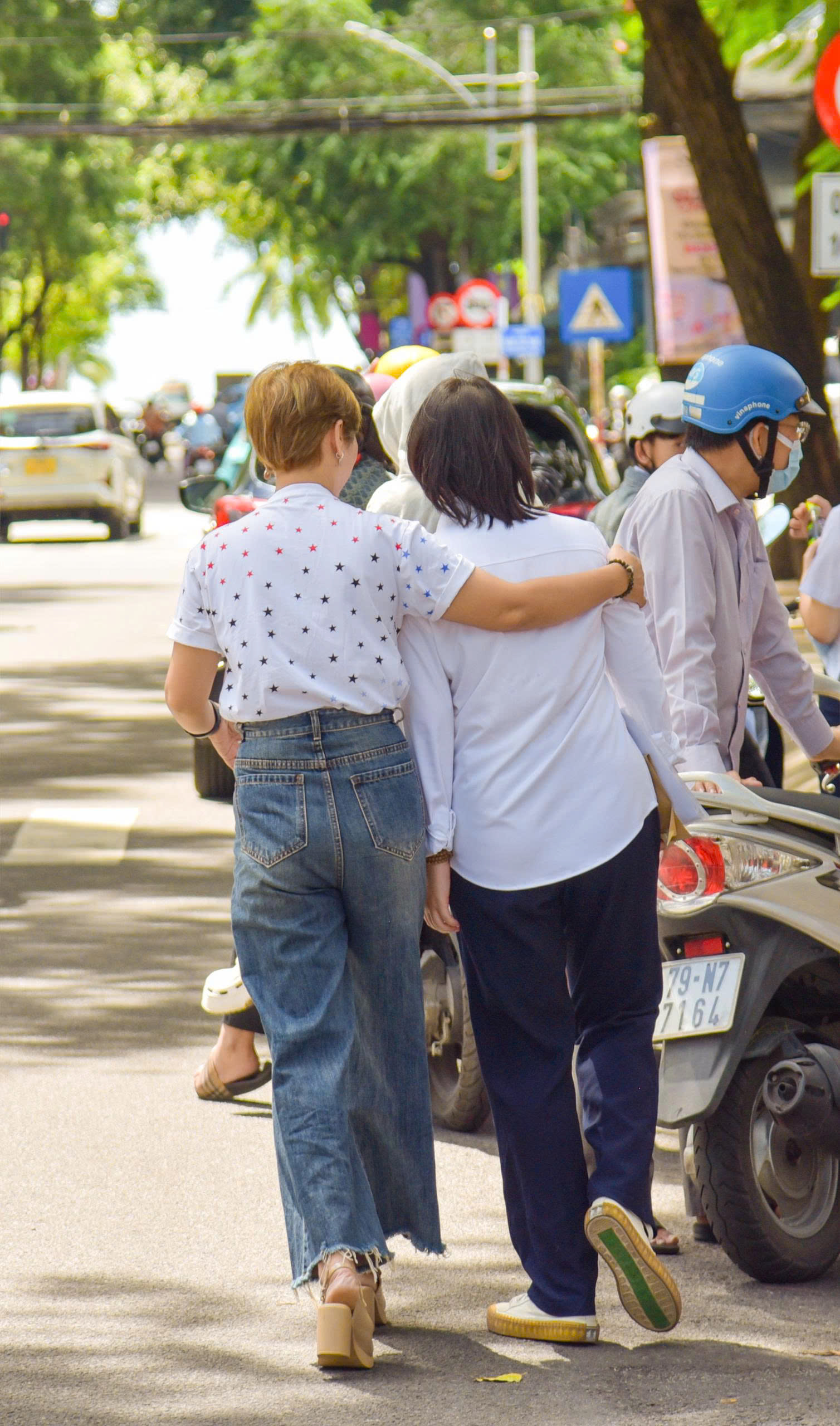 Động viên con sau khi hoàn thành môn thi Động viên con sau khi hoàn thành môn thi
