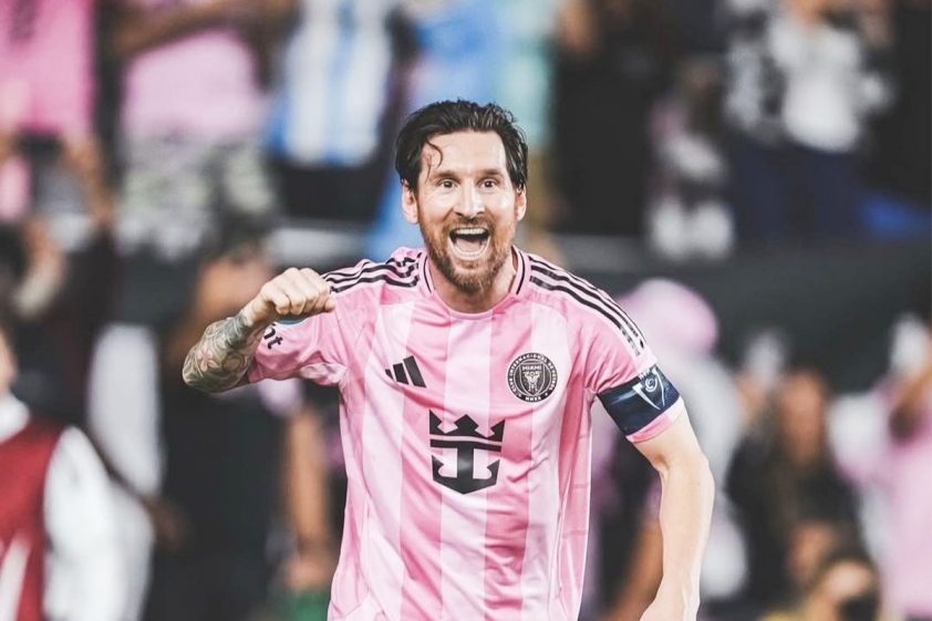 Messi xếp thứ ba trong danh sách Messi xếp thứ ba trong danh sách