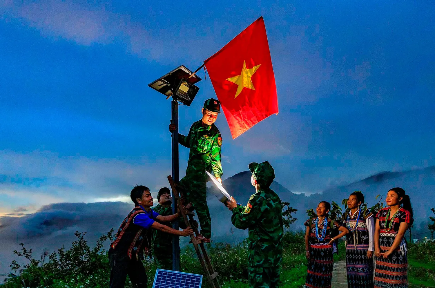 Quân với dân một lòng Quân với dân một lòng