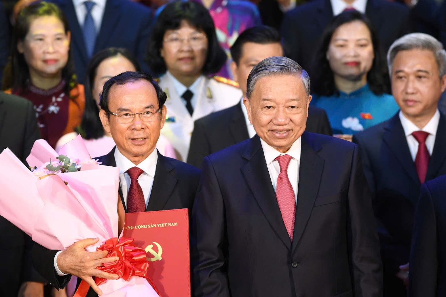Tổng Bí thư Tô Lâm cùng Bí thư Thành ủy TP. Hồ Chí Minh Nguyễn Văn Nên và các lãnh đạo TP. Hồ Chí Minh Tổng Bí thư Tô Lâm cùng Bí thư Thành ủy TP. Hồ Chí Minh Nguyễn Văn Nên và các lãnh đạo TP. Hồ Chí Minh