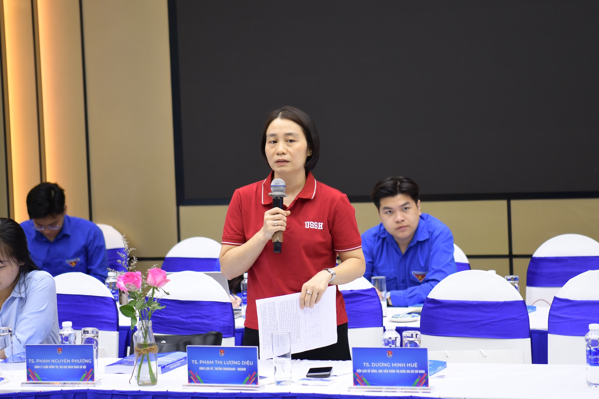 Các nhà khoa học phát biểu tham luận tại Hội thảo