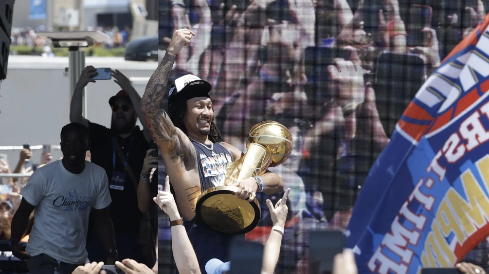 Jaylin Williams cầu thủ gốc Việt đầu tiên vô địch NBA, ký hợp đồng "khủng"