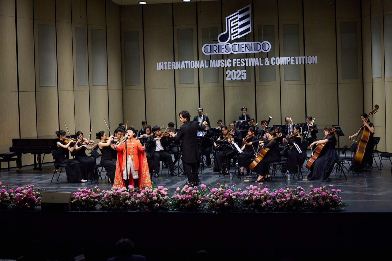 Toàn cảnh sân khấu 