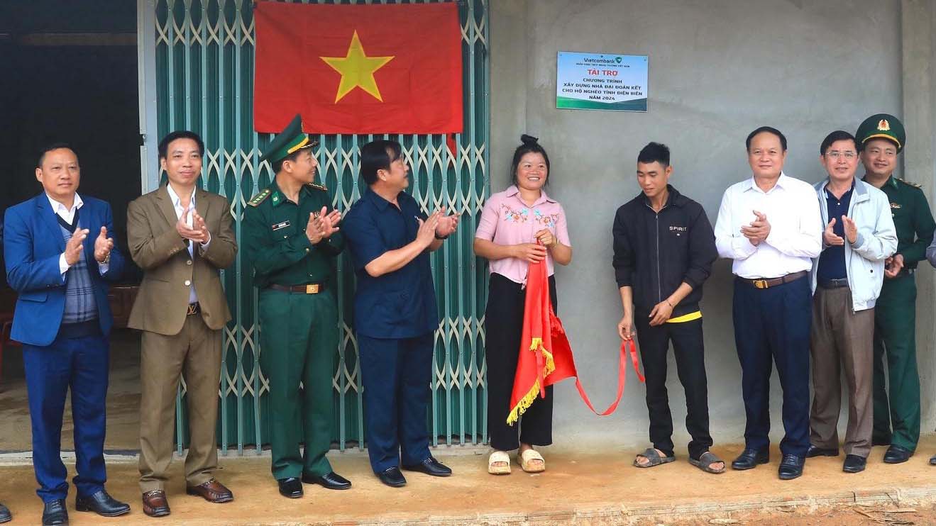 Gần 5.500 căn nhà mới tiếp sức hành trình thoát nghèo