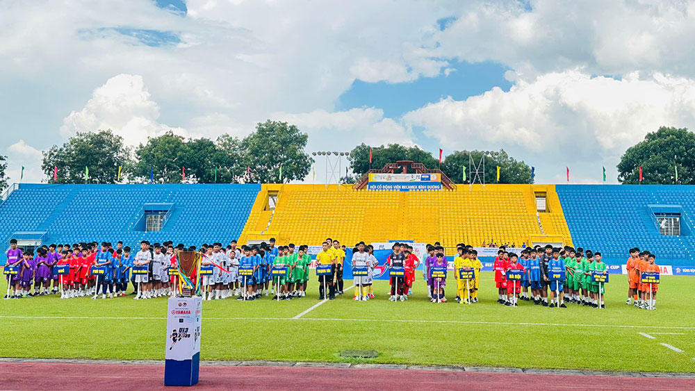 Không khí trang trọng tại lễ khai mạc Vòng Chung kết Giải Bóng đá Thiếu niên U13 toàn quốc Yamaha Cup 2025 diễn ra tại Sân vận động Bình Dương, TP. Hồ Chí Minh