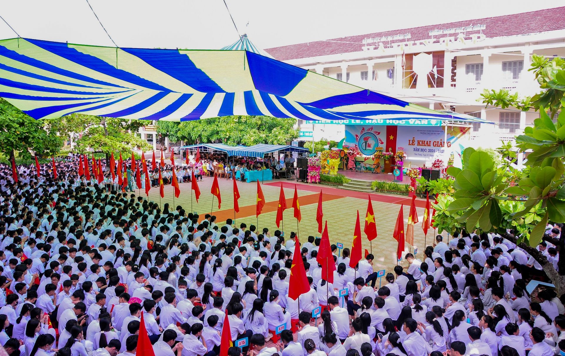 Thời điểm hè là quãng thời gian phụ huynh chuyển công tác sau sắp xếp tìm trường học cho con Thời điểm hè là quãng thời gian phụ huynh chuyển công tác sau sắp xếp tìm trường học cho con