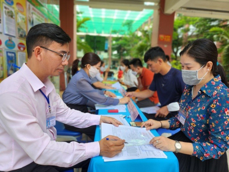 Phụ huynh chuyển trường cho con thực hiện theo những quy định hiện hành của Bộ GD&ĐT Phụ huynh chuyển trường cho con thực hiện theo những quy định hiện hành của Bộ GD&ĐT