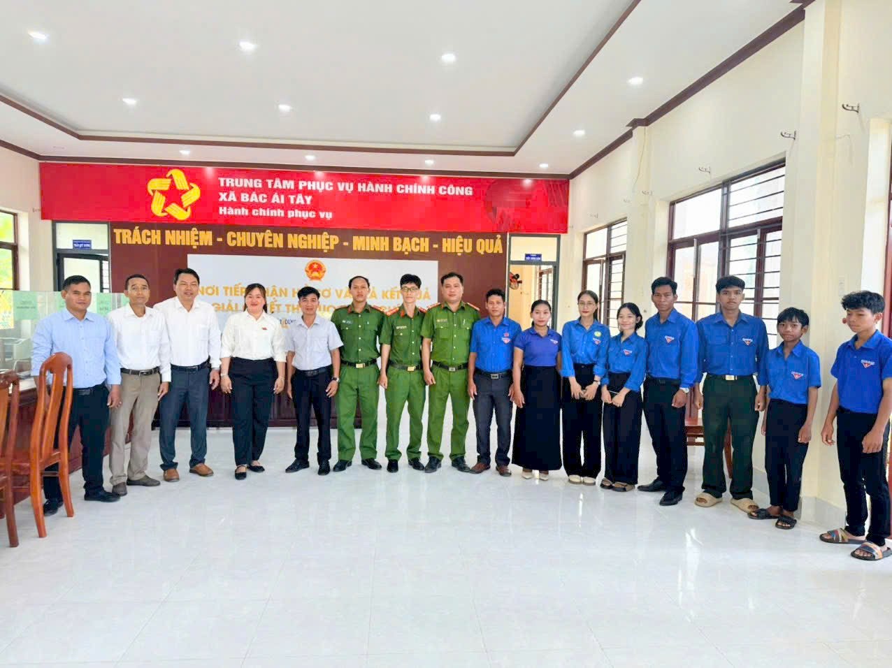 Đoàn viên, thanh niên phối hợp cùng chính quyền xã Bắc Ái Tây Đoàn viên, thanh niên phối hợp cùng chính quyền xã Bắc Ái Tây