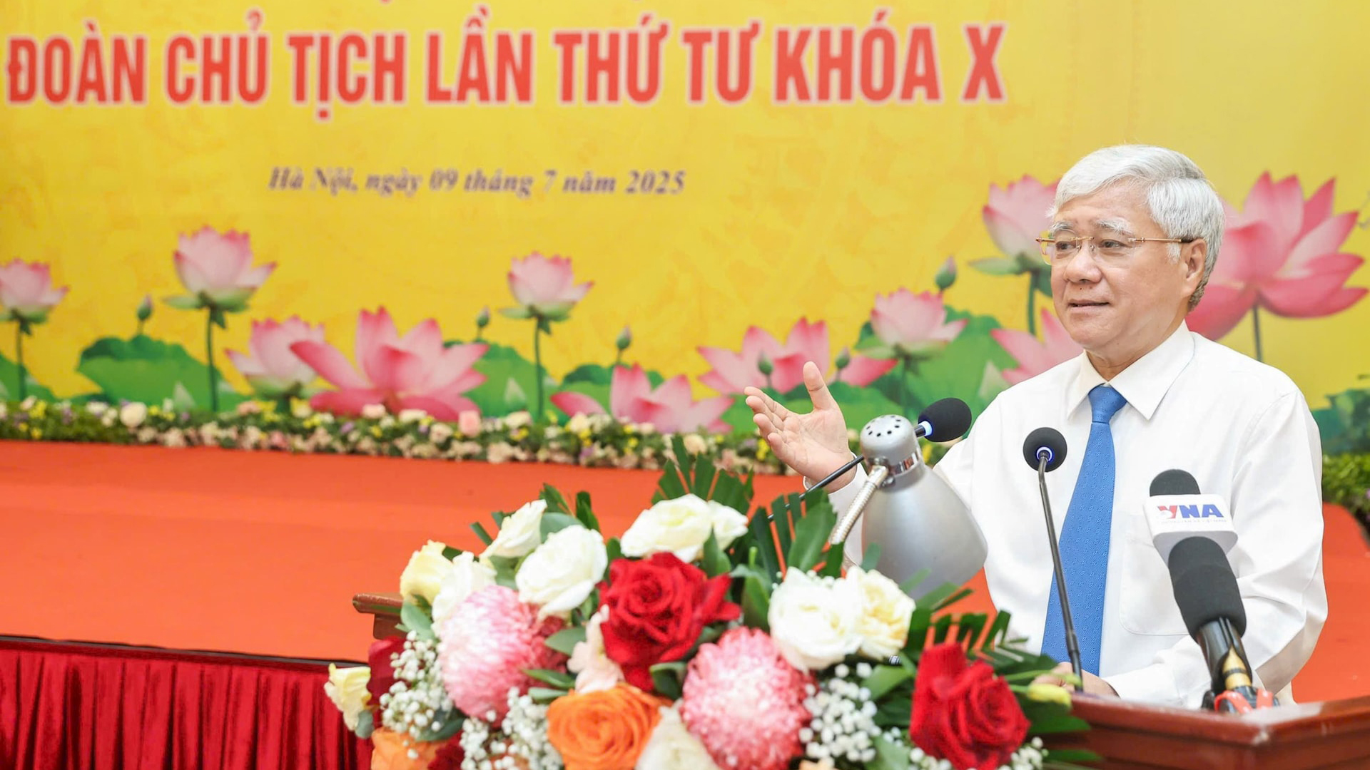 Bác Đỗ Văn Chiến - Ủy viên Bộ Chính trị - Bí thư Trung ương Đảng - Chủ tịch Ủy ban Trung ương MTTQ Việt Nam - Bí thư Đảng ủy MTTQ, các đoàn thể Trung ương phát biểu bế mạc hội nghị Bác Đỗ Văn Chiến - Ủy viên Bộ Chính trị - Bí thư Trung ương Đảng - Chủ tịch Ủy ban Trung ương MTTQ Việt Nam - Bí thư Đảng ủy MTTQ, các đoàn thể Trung ương phát biểu bế mạc hội nghị