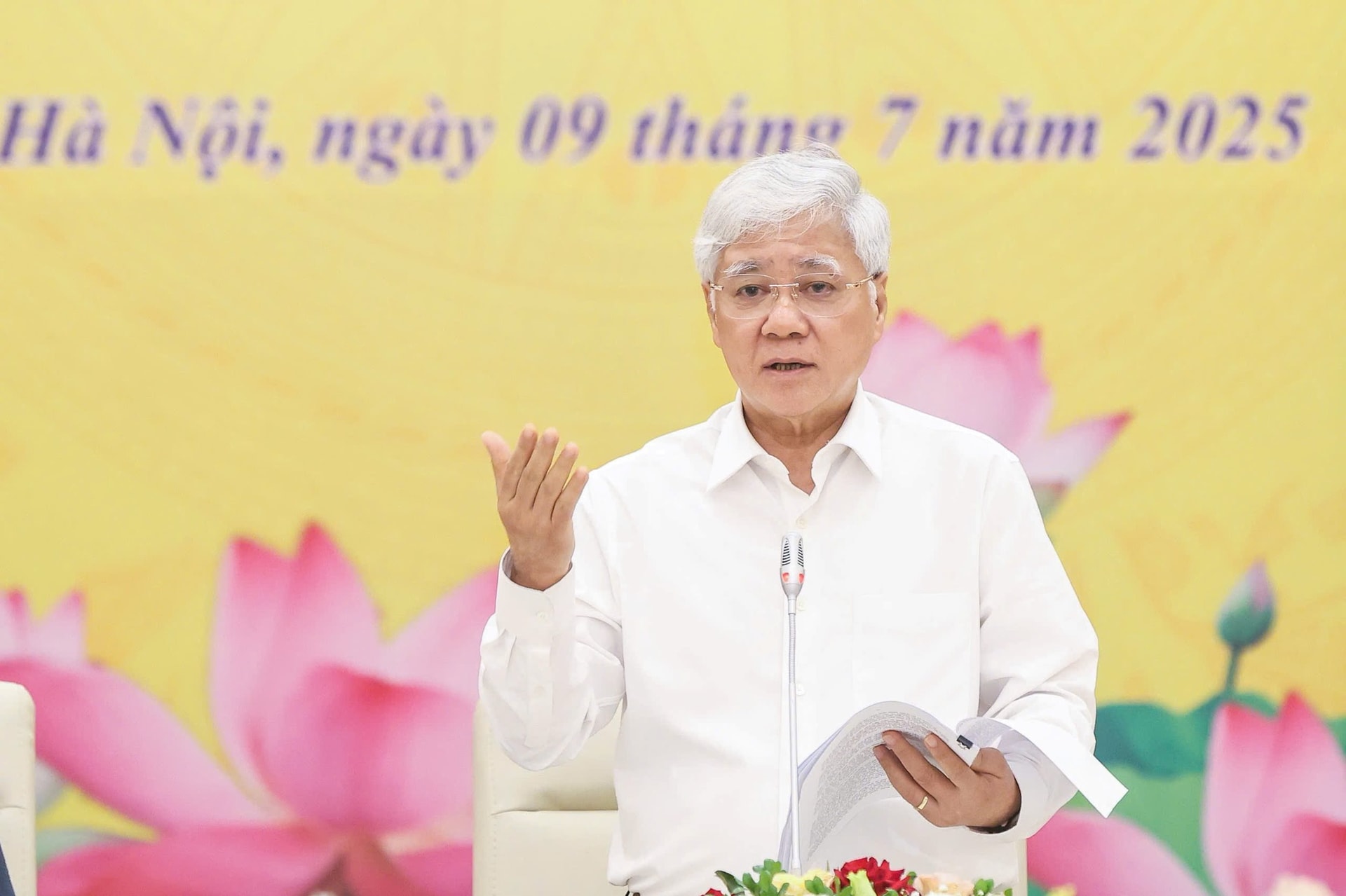 Bác Đỗ Văn Chiến - Ủy viên Bộ Chính trị - Bí thư T.Ư Đảng - Bí thư Đảng ủy MTTQ, các đoàn thể T.Ư - Chủ tịch Ủy ban T.Ư MTTQ Việt Nam Bác Đỗ Văn Chiến - Ủy viên Bộ Chính trị - Bí thư T.Ư Đảng - Bí thư Đảng ủy MTTQ, các đoàn thể T.Ư - Chủ tịch Ủy ban T.Ư MTTQ Việt Nam