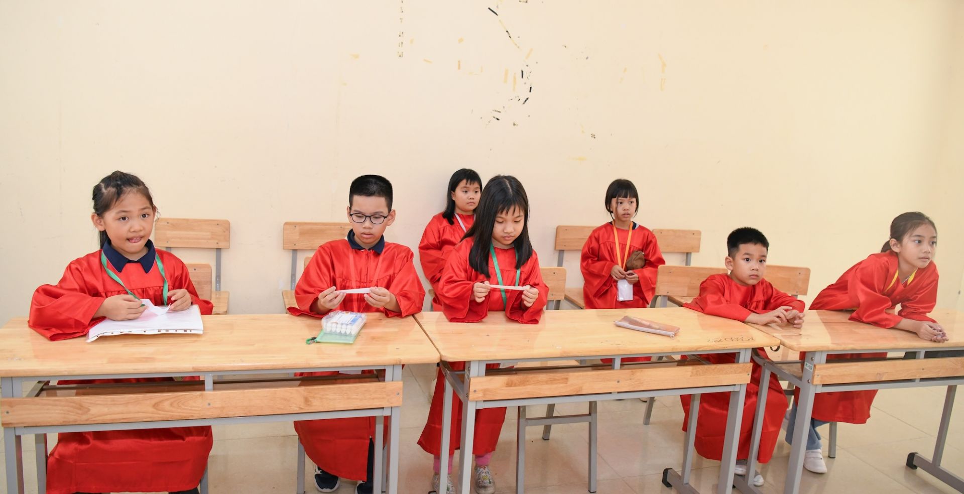 Các thí sinh chuẩn bị cho phần thi thuyết trình
