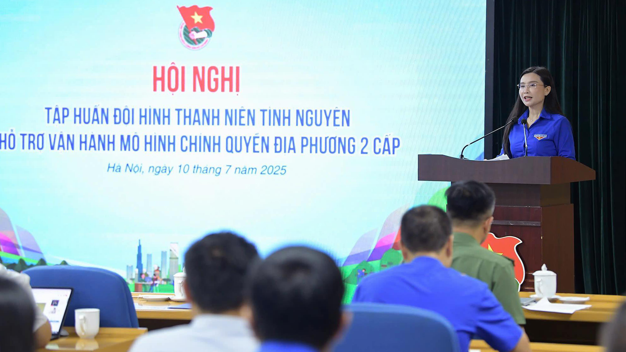 Chị Nguyễn Phạm Duy Trang - Bí thư Trung ương Đoàn, Chủ tịch Hội đồng Đội T.Ư phát biểu khai mạc hội nghị Chị Nguyễn Phạm Duy Trang - Bí thư Trung ương Đoàn, Chủ tịch Hội đồng Đội T.Ư phát biểu khai mạc hội nghị