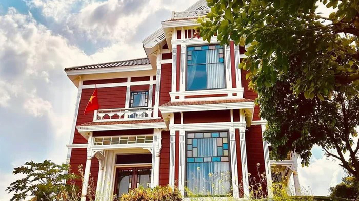 Ngôi nhà Việt được xây dựng hệt như bối cảnh phim "Phép thuật"