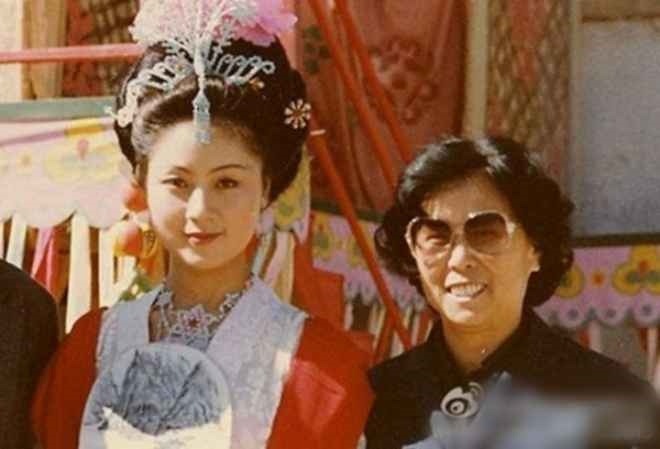 Nữ diễn viên Mã Lan và đạo diễn Dương Khiết Nữ diễn viên Mã Lan và đạo diễn Dương Khiết