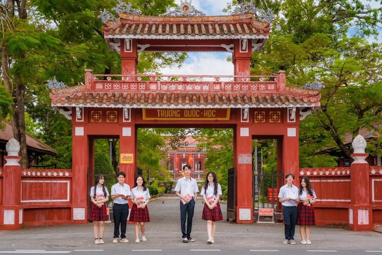 Kỳ thi tốt nghiệp THPT 2025 – dấu mốc quan trọng ghi nhận nỗ lực bền bỉ của học sinh Huế trên hành trình chinh phục tri thức Kỳ thi tốt nghiệp THPT 2025 – dấu mốc quan trọng ghi nhận nỗ lực bền bỉ của học sinh Huế trên hành trình chinh phục tri thức