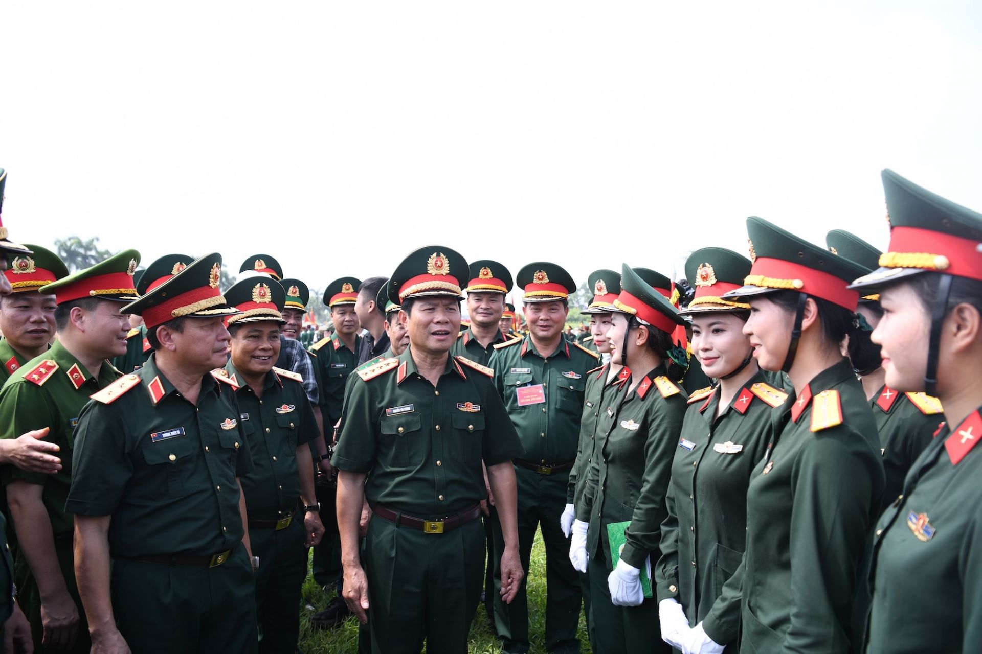Đại tướng Nguyễn Tân Cương thăm, động viên các chiến sĩ tham gia A80