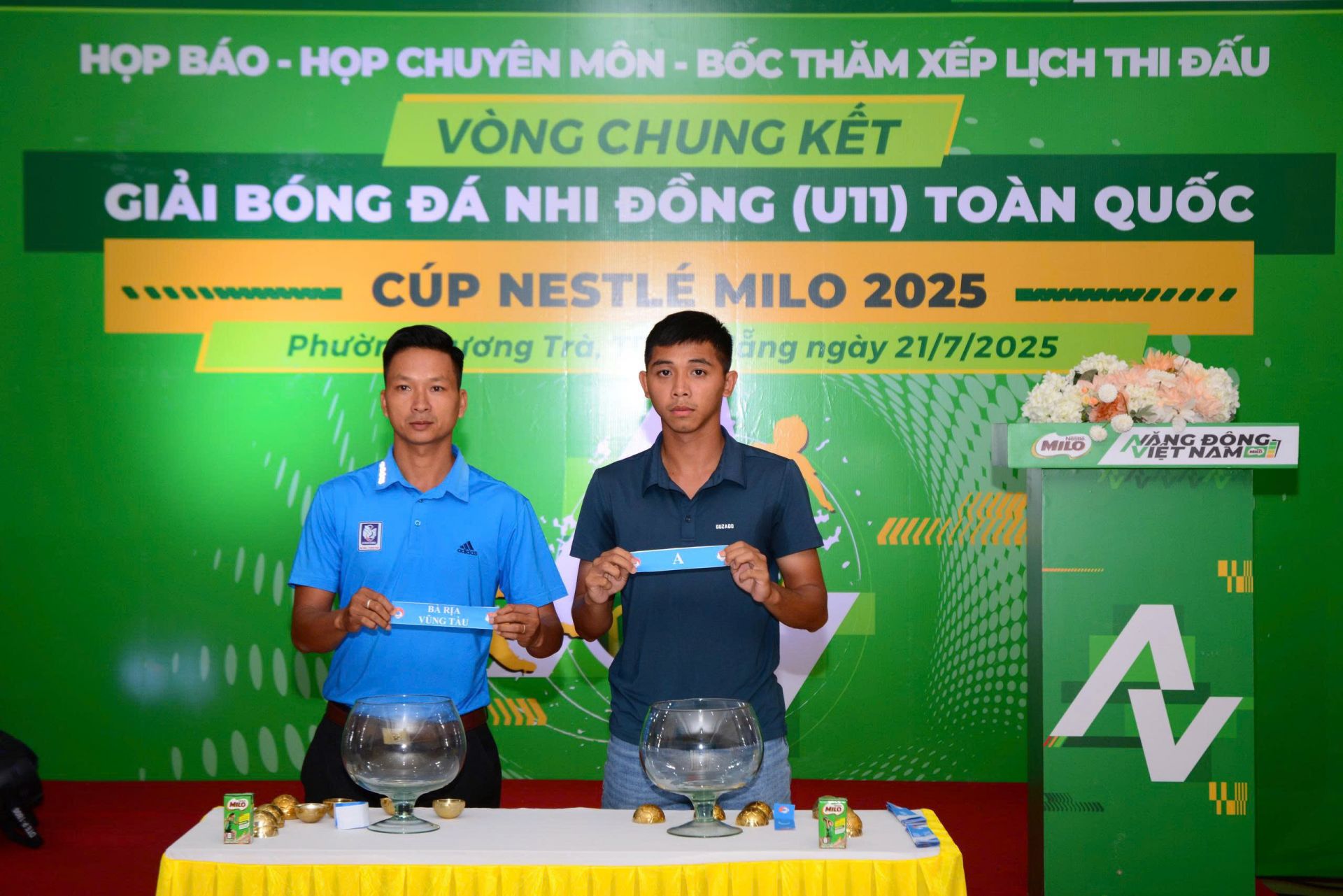 Các đội bóng bốc thăm chia bảng tại chương trình Các đội bóng bốc thăm chia bảng tại chương trình