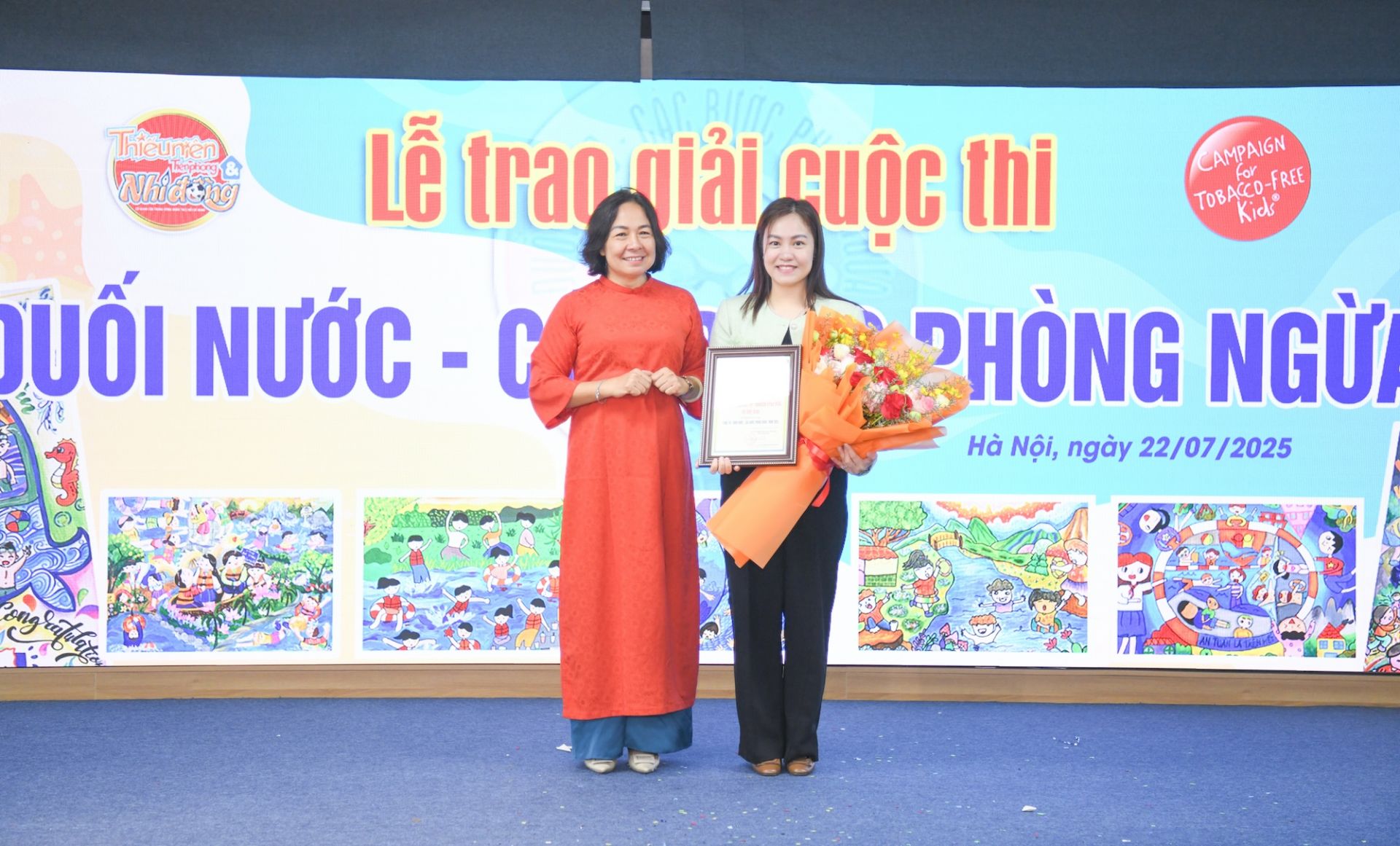Báo TNTP&NĐ trao Thư cảm ơn đến Tổ chức 