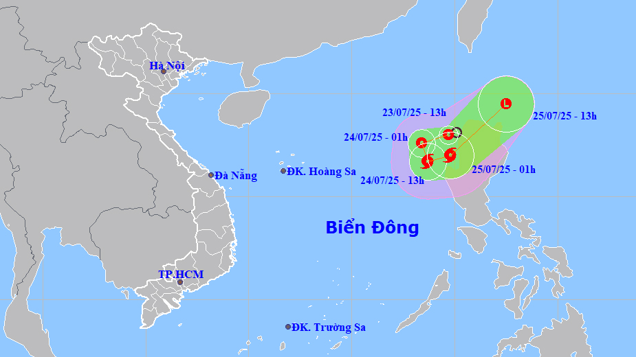 Áp thấp nhiệt đới mạnh dần, có khả năng thành bão trên Biển Đông
