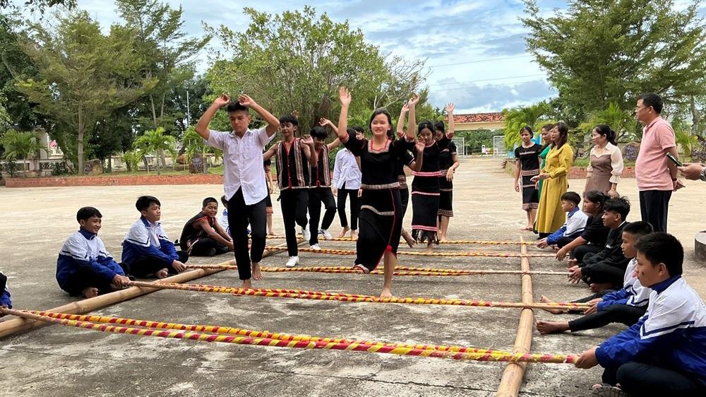 Gia Lai đầu tư hơn 378 tỉ đồng xây dựng trường học cho học sinh vùng biên
