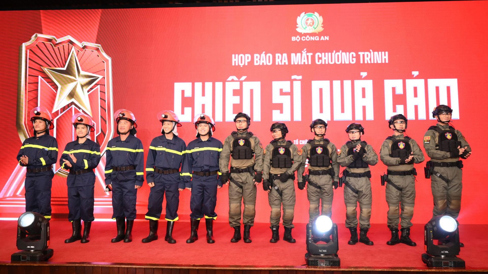 Dàn sao Việt tham gia show thực tế "Chiến sĩ quả cảm"