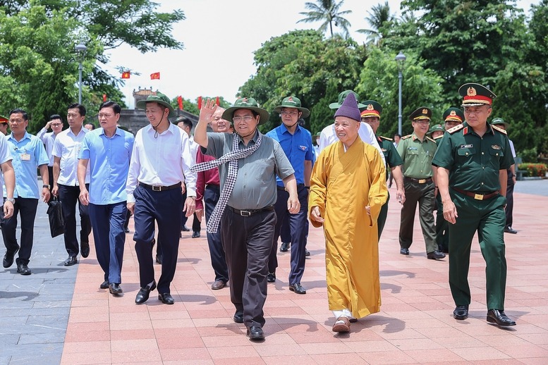 Thủ tướng và các đại biểu tới Thành cổ Quảng Trị