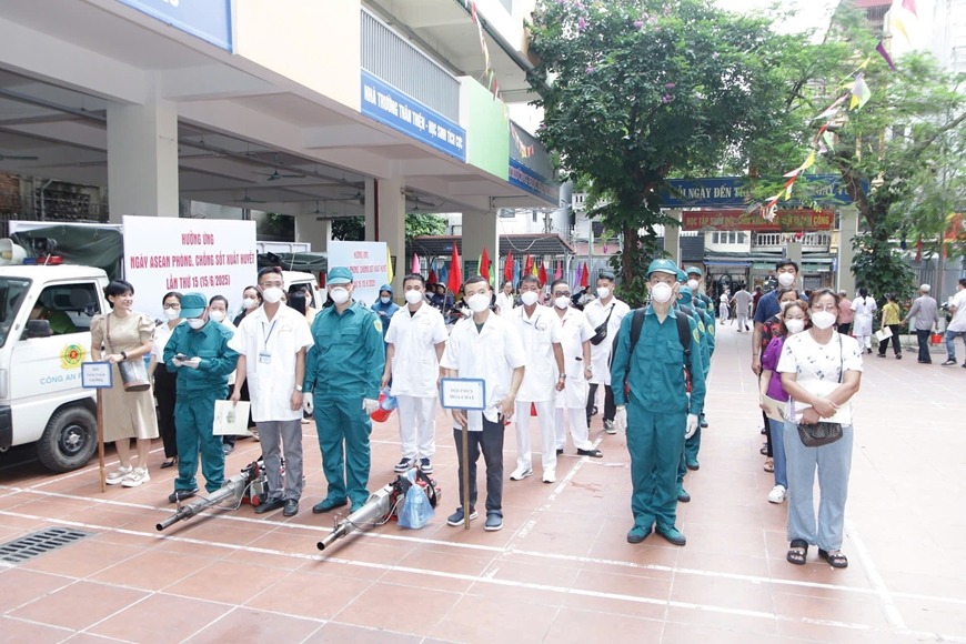 Bộ GD&ĐT đề nghị các cơ sở giáo dục chủ động phòng chống sốt xuất huyết, bệnh dịch mùa hè trước thềm năm học mới Bộ GD&ĐT đề nghị các cơ sở giáo dục chủ động phòng chống sốt xuất huyết, bệnh dịch mùa hè trước thềm năm học mới