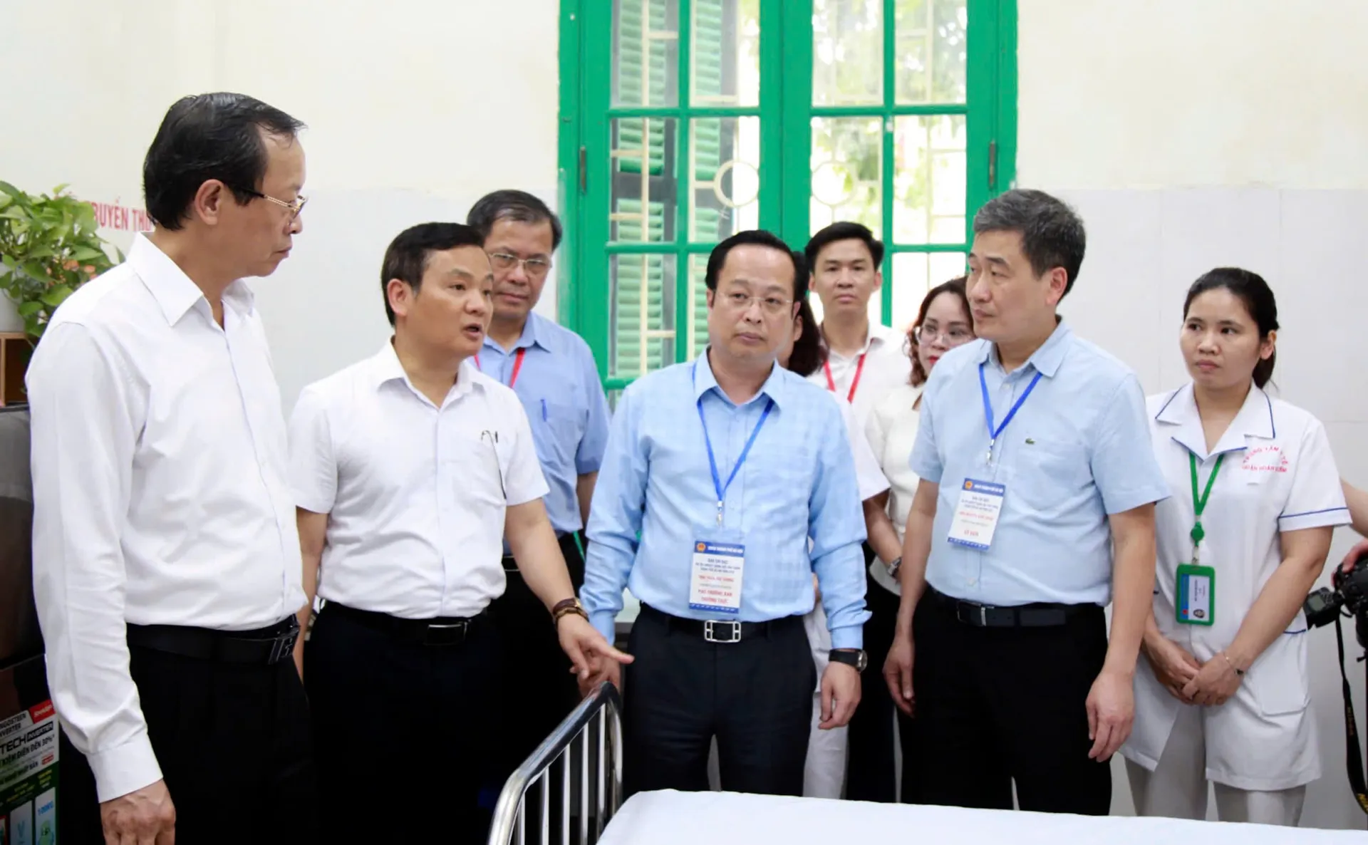 Thứ trưởng Bộ GD&ĐT Phạm Ngọc Thưởng, Trưởng Ban Chỉ đạo cấp quốc gia kỳ thi tốt nghiệp THPT 2025 cùng đoàn công tác kiểm tra tại điểm thi Thứ trưởng Bộ GD&ĐT Phạm Ngọc Thưởng, Trưởng Ban Chỉ đạo cấp quốc gia kỳ thi tốt nghiệp THPT 2025 cùng đoàn công tác kiểm tra tại điểm thi